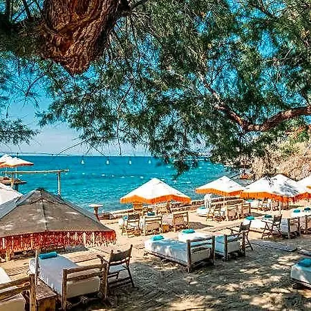 La Local Beach&hotel מלון יאליקאבאק