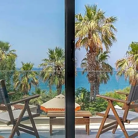 מלון La Local Beach&hotel 3*