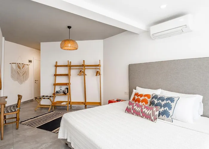 Ξενοδοχείο La Local Beach&hotel