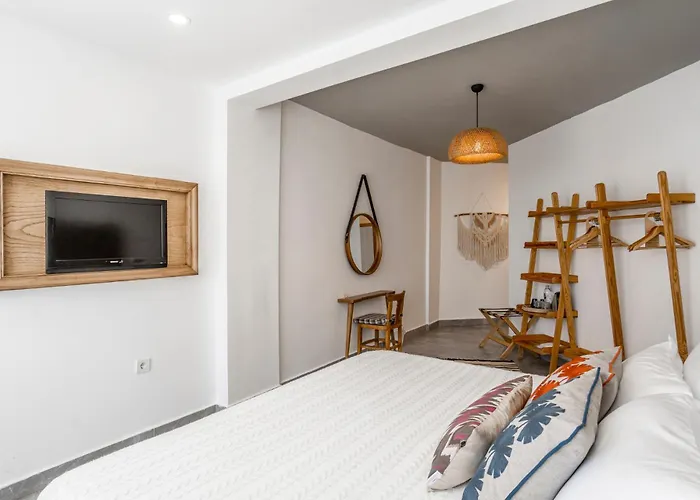 La Local Beach&hotel 3*