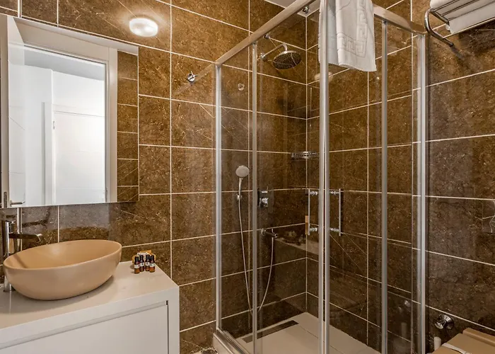 Ξενοδοχείο La Local Beach&hotel 3*