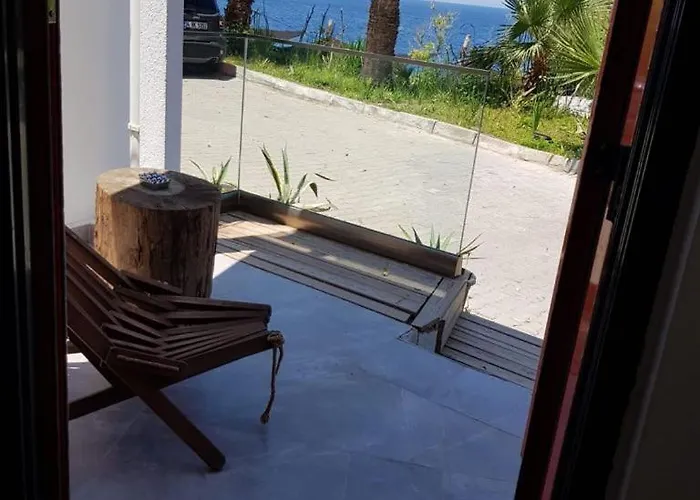 Ξενοδοχείο La Local Beach&hotel 3*