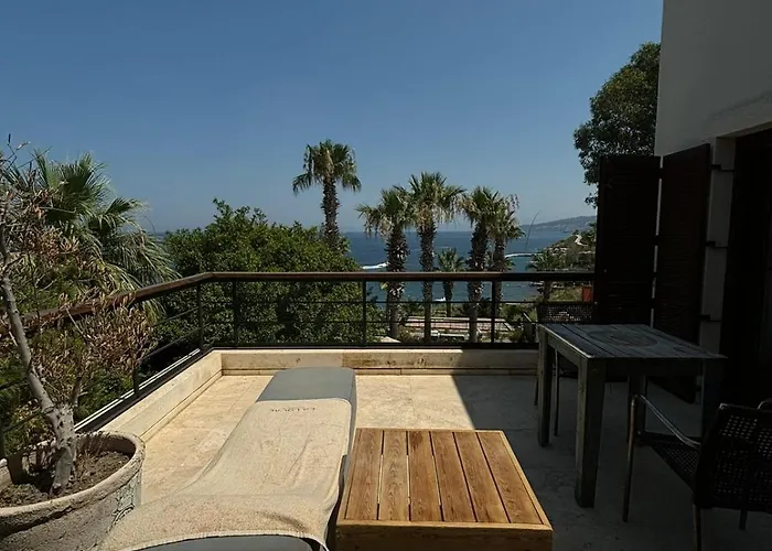 La Local Beach&hotel 호텔 얄리카베크