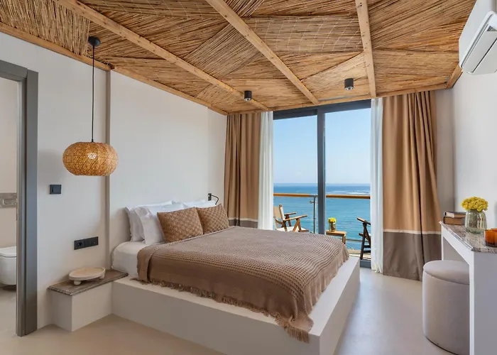 Ξενοδοχείο La Local Beach&hotel 3*